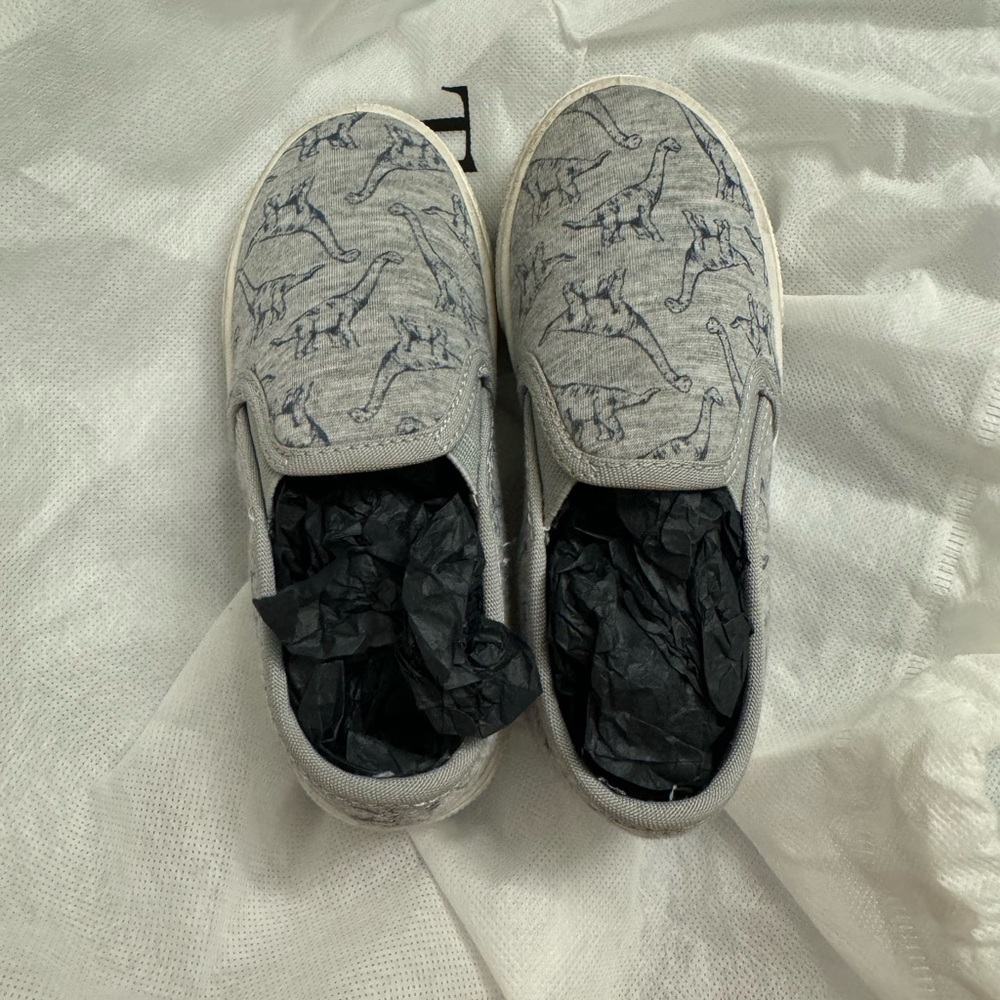 Bundle of three toddler shoes - Picture 5 of 16